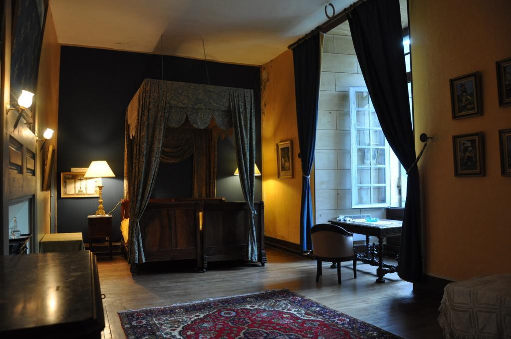 Chateau De Lanquais Bed & Breakfast エクステリア 写真