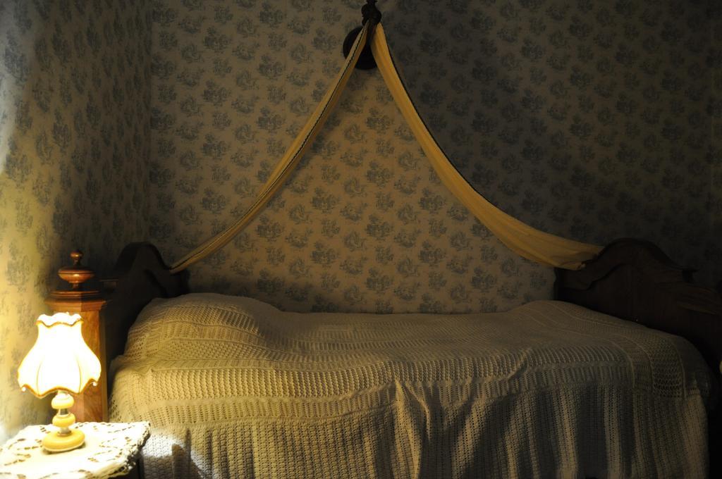 Chateau De Lanquais Bed & Breakfast エクステリア 写真
