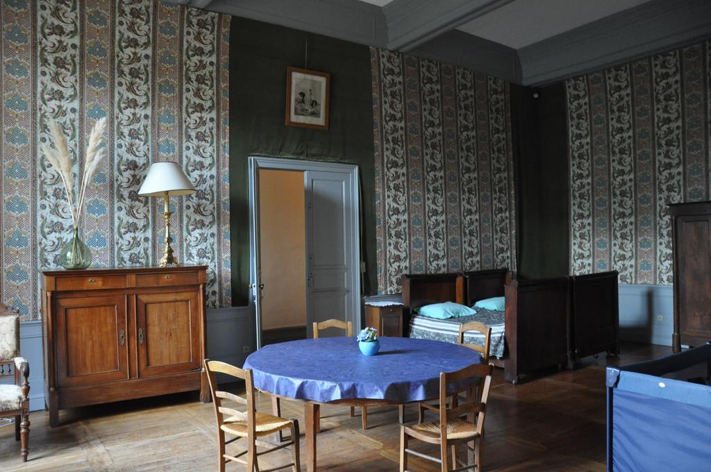 Chateau De Lanquais Bed & Breakfast エクステリア 写真