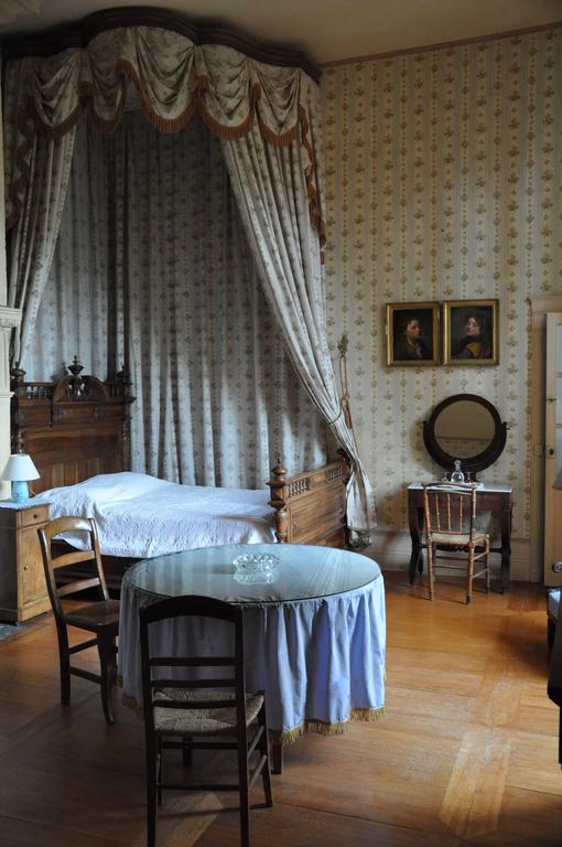 Chateau De Lanquais Bed & Breakfast エクステリア 写真